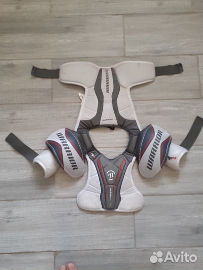 Нагрудник Warrior, на ребенка 8-10 лет