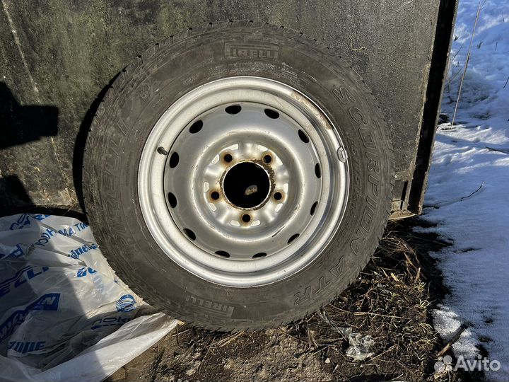 Колеса в сборе на Ниву