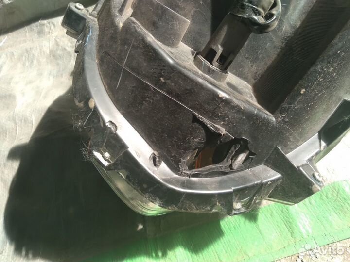 Фара левая Mitsubishi L200 2015