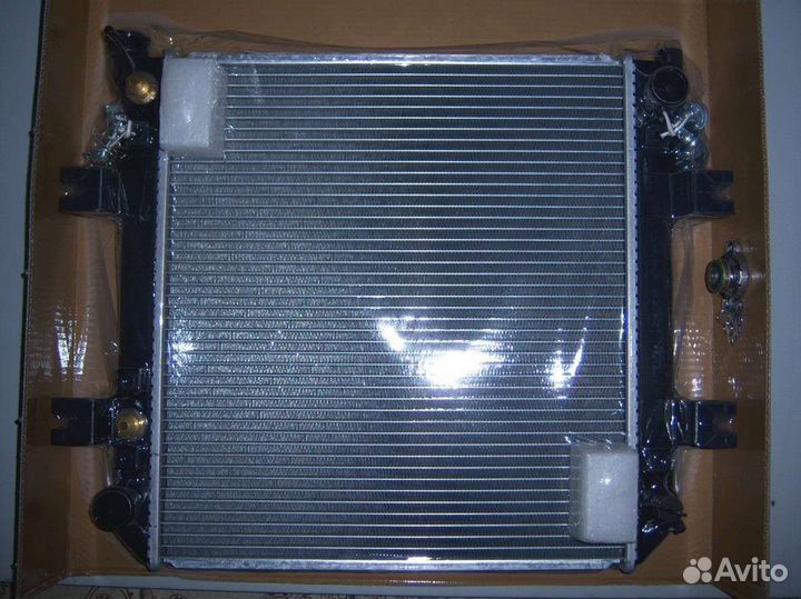 Радиатор HC 2-3,5 t R series двс Nissan TD27 K15