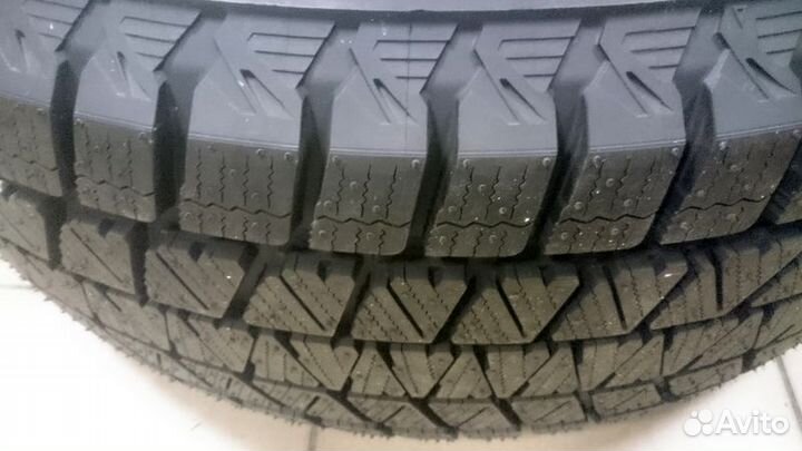 Bridgestone Blizzak DM-V3 315/35 R20 110T