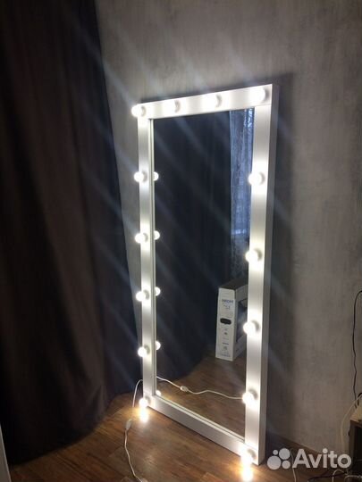 Гримерное зеркало в полный рост