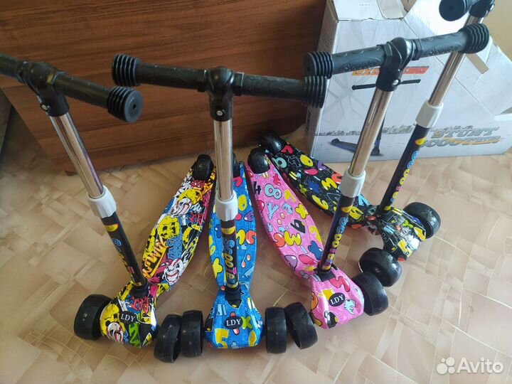 Самокат детский новый