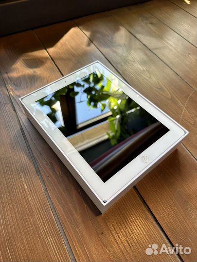 Aplle iPad 2 cellular 64GB белый