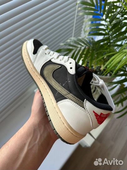 Nike air Jordan 1 low Travis Scott olive