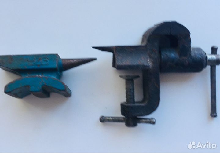 Наковальня и тиски ювелира