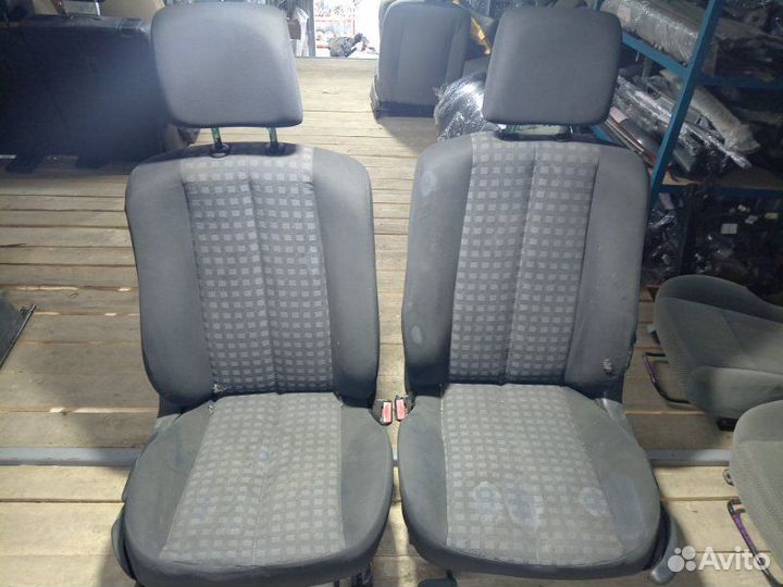 Сиденья передние Renault Megane 2 KM K4MD812 2007