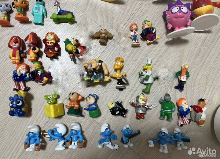 Игрушки из киндера смурфики kitty фиксики