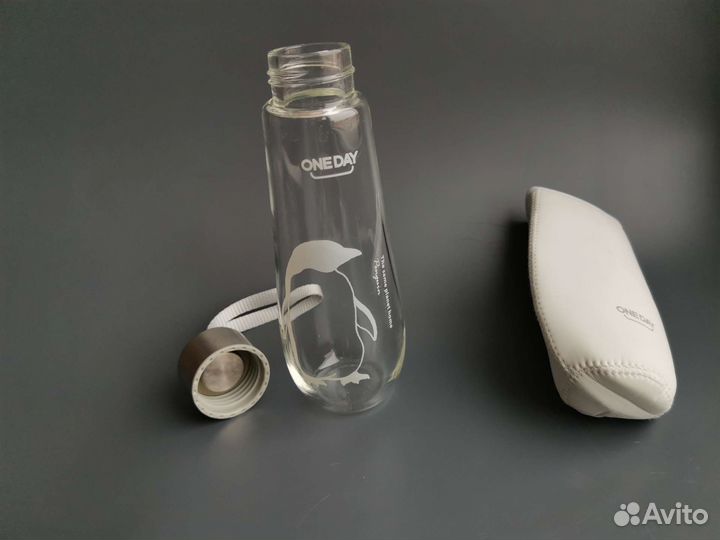 Спортивная стеклянная бутылка для воды с чехлом