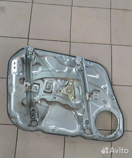 Стеклоподъемник передней правой двери Hyundai I30