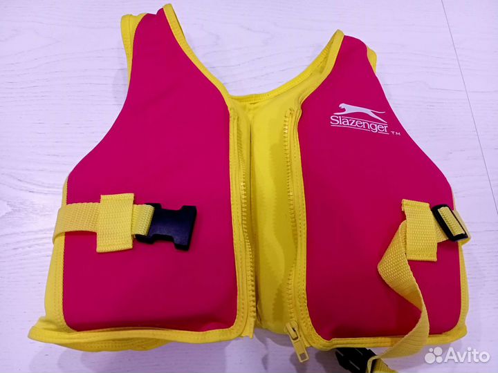 Жилет для плавания