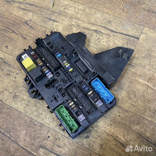 Блок предохранителей Opel Astra H