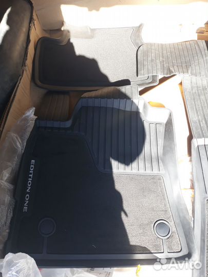 Комплект ковриков для Renault Logan новые