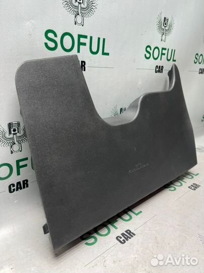 Накладка подушки безопасности колен Toyota Yaris