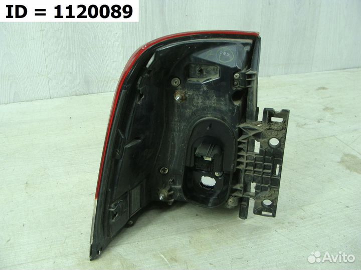 Фонарь задний правый наружный Toyota Land Cruiser