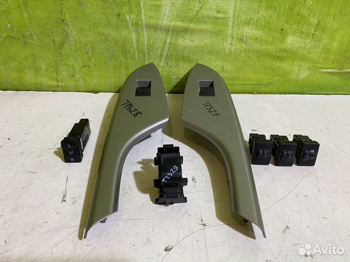 Кнопка стеклоподъемника регулировки фар Toyota