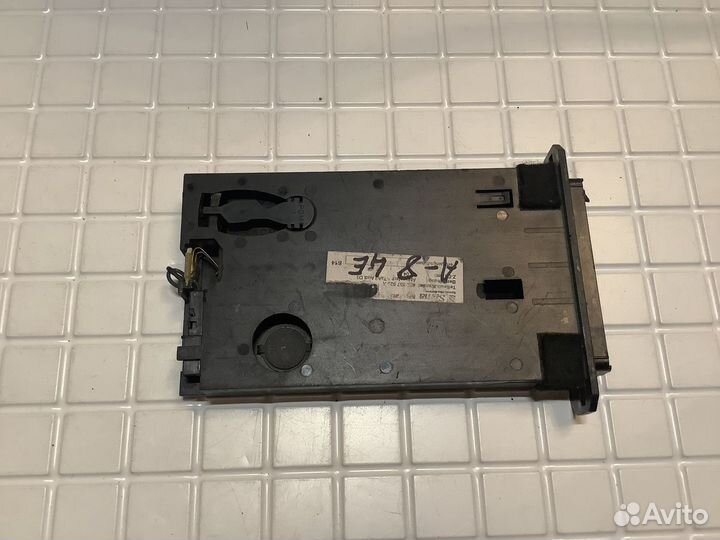 Визитница Audi A8 (D3) II 2-й рестайлинг (2007–201