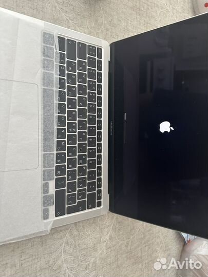 Apple MacBook Pro 13 2020 m1 8gd 512gb