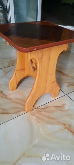 Стол и табуретки