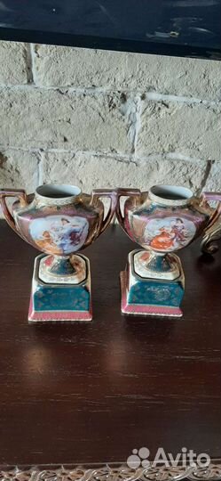 Графин с петухом внутри, вазы, рюмки из оникса