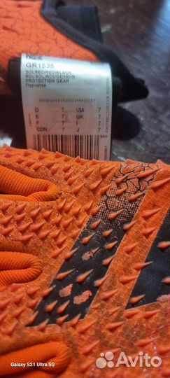 Вратарские перчатки adidas predator