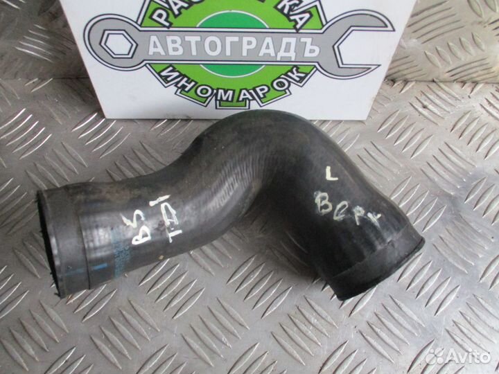 Патрубок интеркулера Volkswagen Passat B5 2.5 TDI