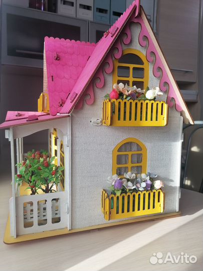 Кукольный домик с мебелью 