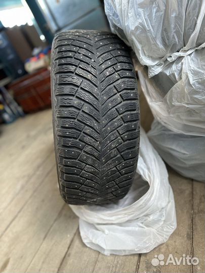 Michelin X-Ice North 4 235/50 R18 101T