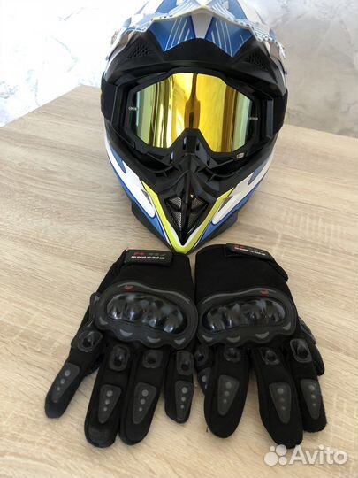 Шлем кроссовый