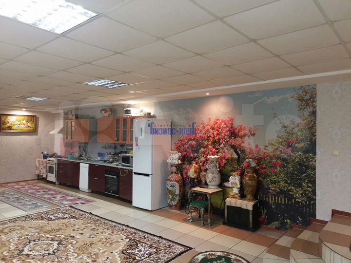 Коттедж 345 м² на участке 10 сот.