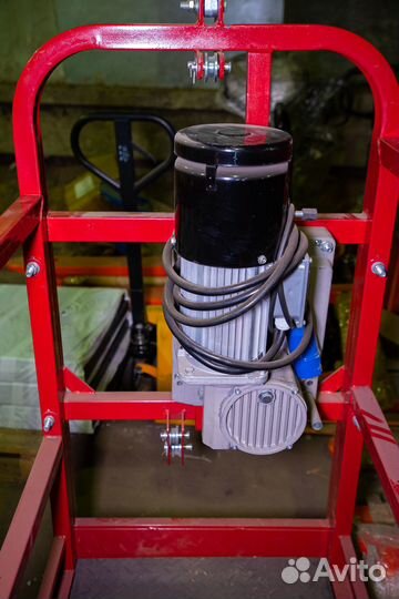 Фасадный подъемник люлька TOR ZLP630