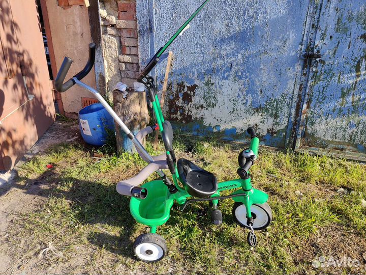 Трёхколёсный велосипед с ручкой