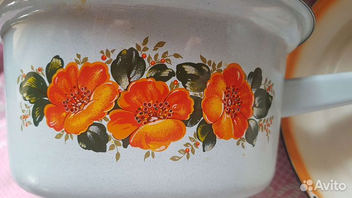Металлическая эмалированная посуда