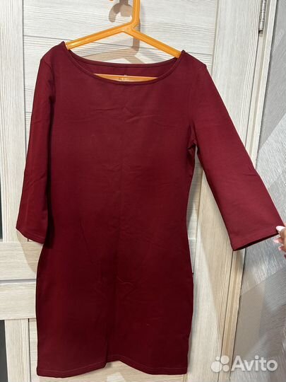 Платье красное офисное