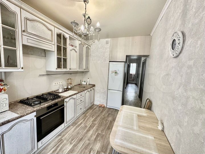 2-к. квартира, 64 м², 4/9 эт.