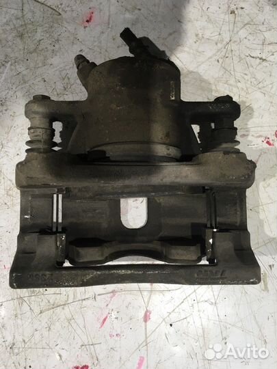 Суппорт перед лев