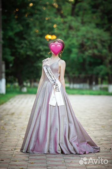 Платье на выпускной 42 размер (рост модели 160)