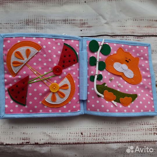 Развивающая книжка их фетра