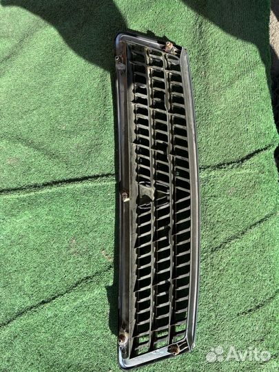 Решетка радиатора Toyota Chaser оригинал