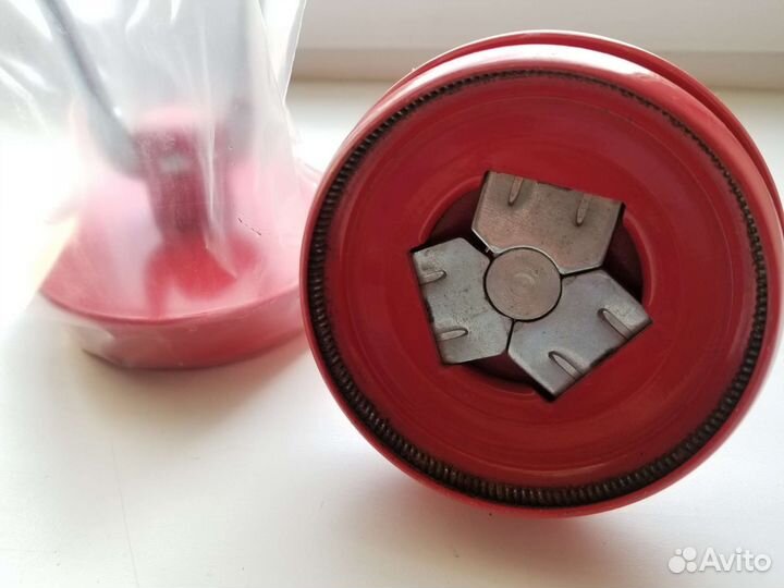 Закаточная машинка для консервирования банок