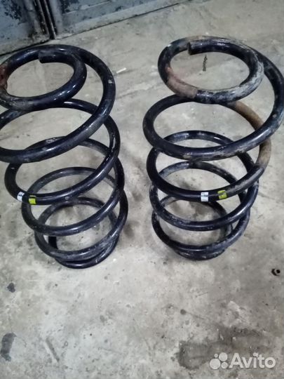 Пружины на фольсваген шаран 2001г в