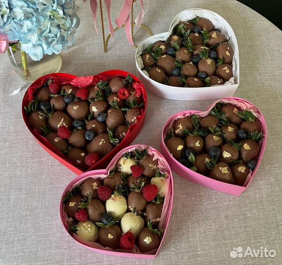 Клубника в шоколаде сладкий подарок