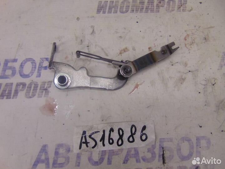 Кронштейн механизма выбора передач для Mazda 3 20