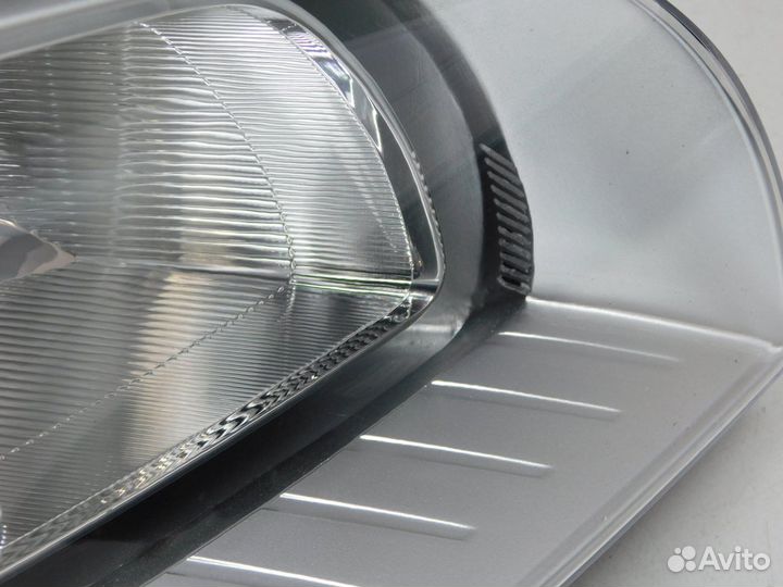 Фара правая Volvo XC70