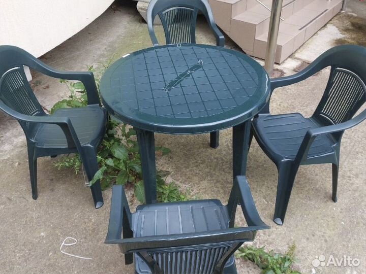 Кресло пластиковое