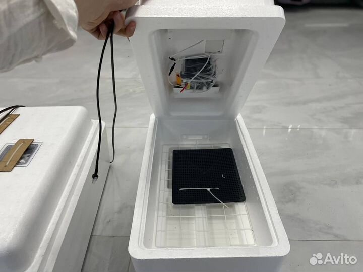 Инкубатор Несушка на 36 яиц