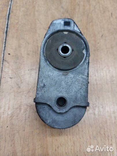 Натяжной ролик приводного ремня Ford Mondeo N7BA