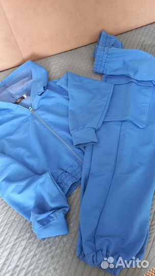 Спортивный костюм женский