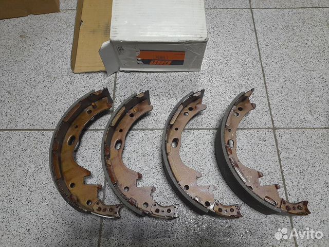 Nissan PickUp Колодки задние Новые