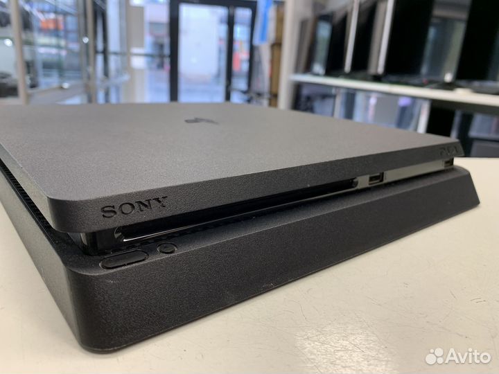 Playstation 4 Slim 1TB + 2 геймпада